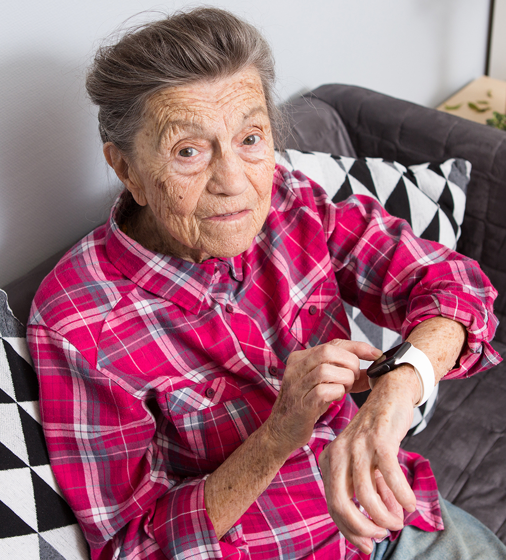 Unser Blog zu Wearables, Smartwatches und deren Einsatz für Assistenzsysteme zur Unterstützung älterer Menschen für ein selbstbestimmtes Leben im vertrauten Zuhause