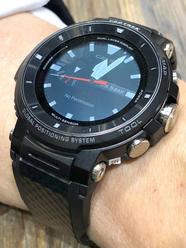 Schrägansicht der Casio Pro Trek(TM) WSD-F30 Smartwatch