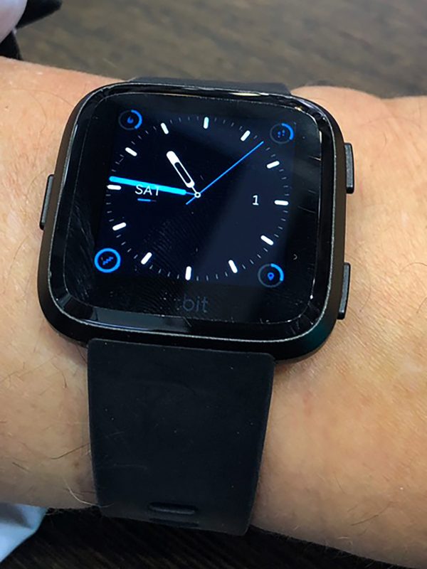 Frontalansicht fitbit Versa(TM) Smartwatch